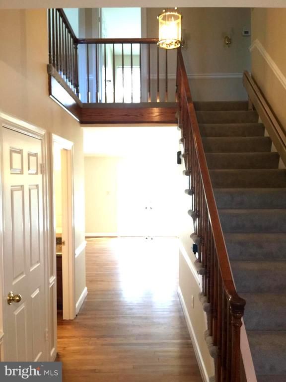 16405 Equestrian Ln, Rockville, MD 20855