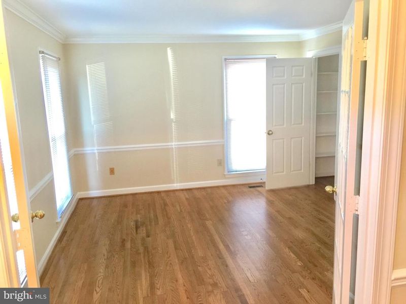 16405 Equestrian Ln, Rockville, MD 20855