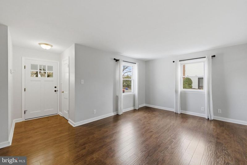 5402 S 12th St S, Arlington, VA 22204