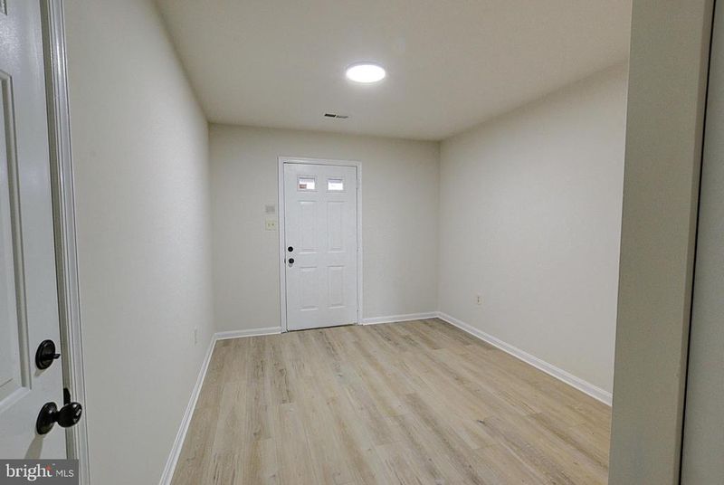 11323 Baritone Ct, Silver Spring, MD 20901