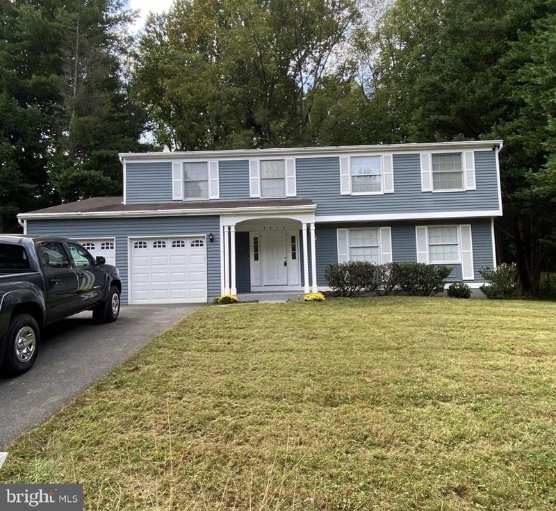 9613 Locust Hill Dr, Great Falls, VA 22066