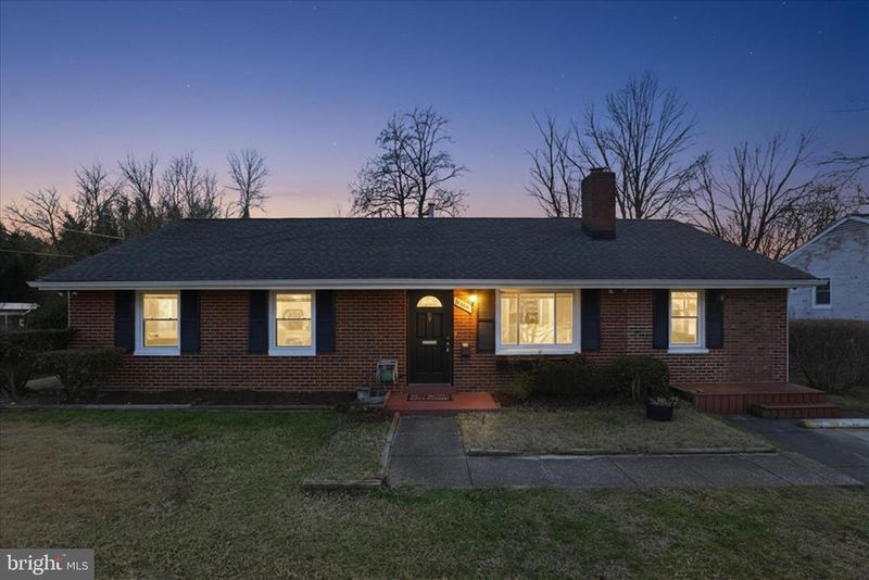 6205 Everglades Dr, Alexandria, VA 22312