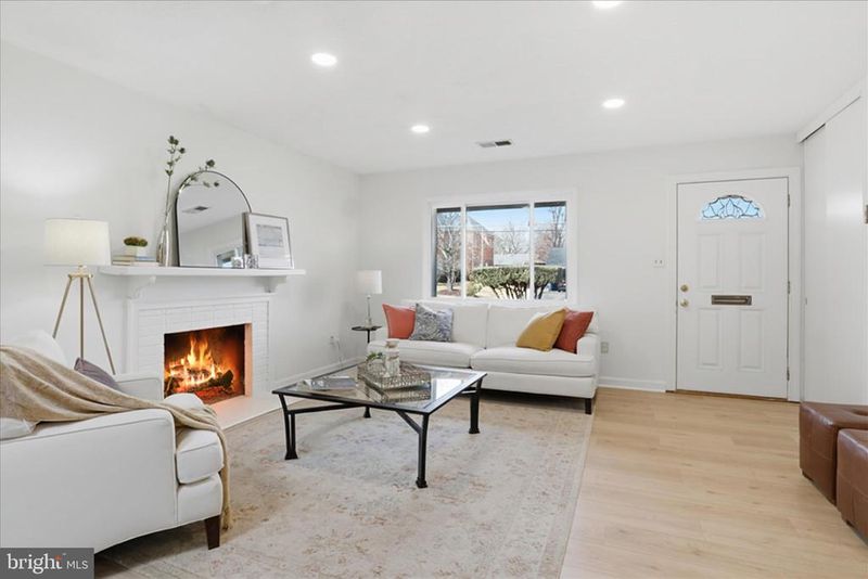 6205 Everglades Dr, Alexandria, VA 22312