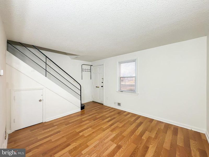 2529 Iverson St, Temple Hills, MD 20748