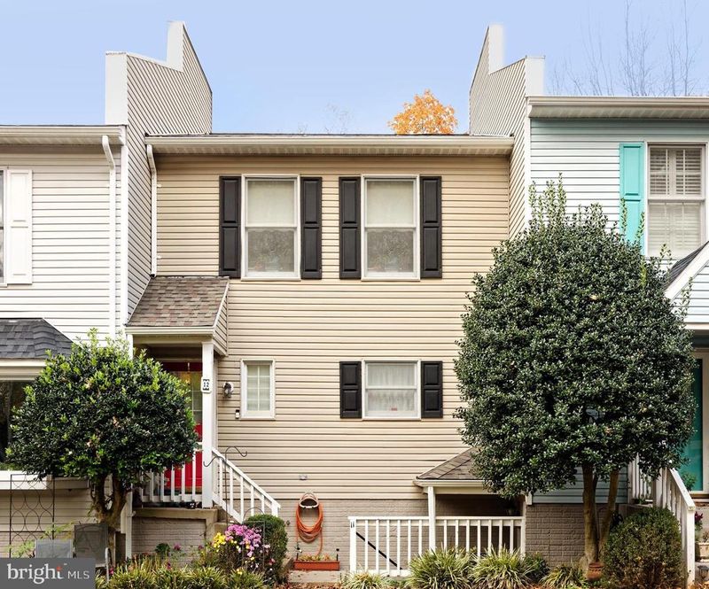 11 Stonewall Ct, Middleburg, VA 20117
