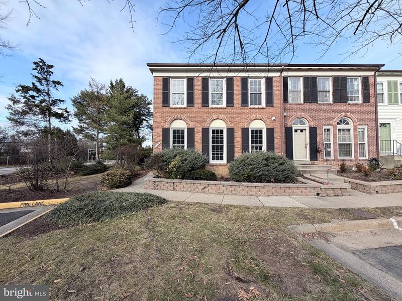 5900 Parenham Way, Alexandria, VA 22310