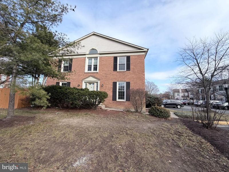 5900 Parenham Way, Alexandria, VA 22310