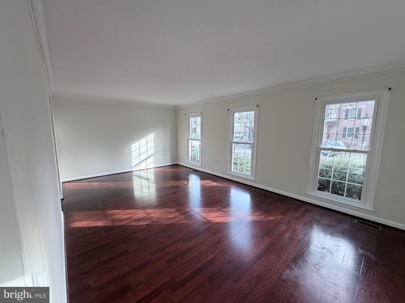 5900 Parenham Way, Alexandria, VA 22310