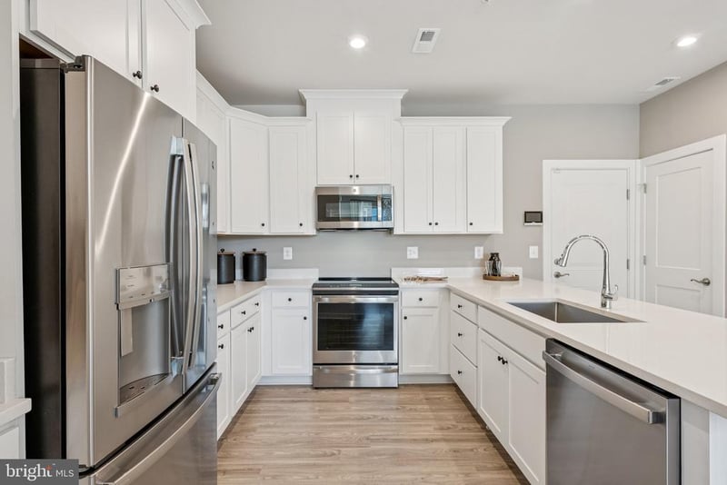 14025 Onyx St, Woodbridge, VA 22193