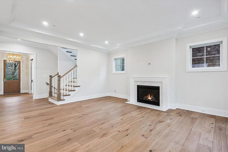 7303 Pomander Ln, Chevy Chase, MD 20815