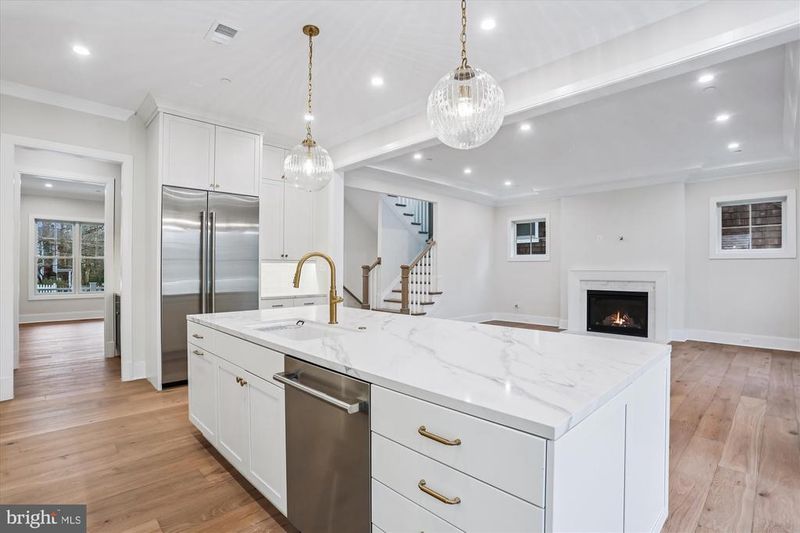 7303 Pomander Ln, Chevy Chase, MD 20815