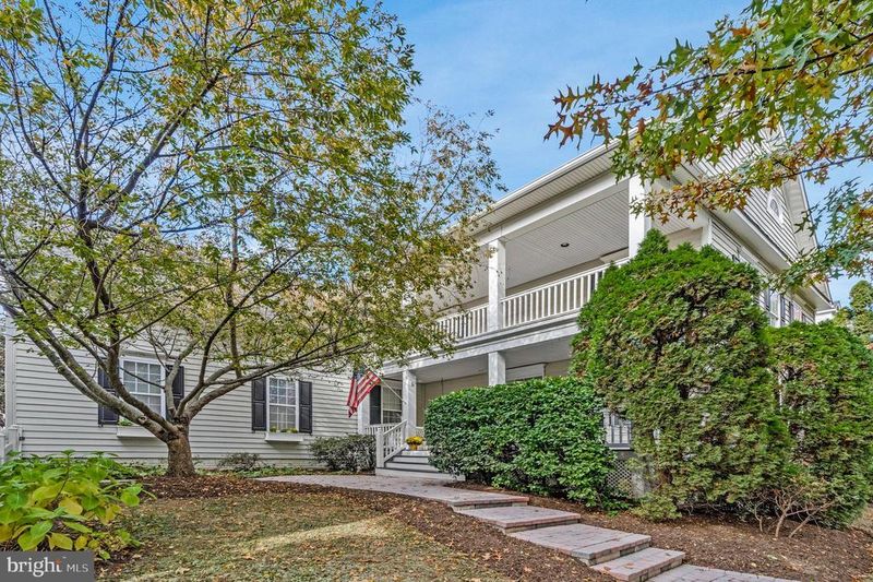 20319 Bowfonds St, Ashburn, VA 20147