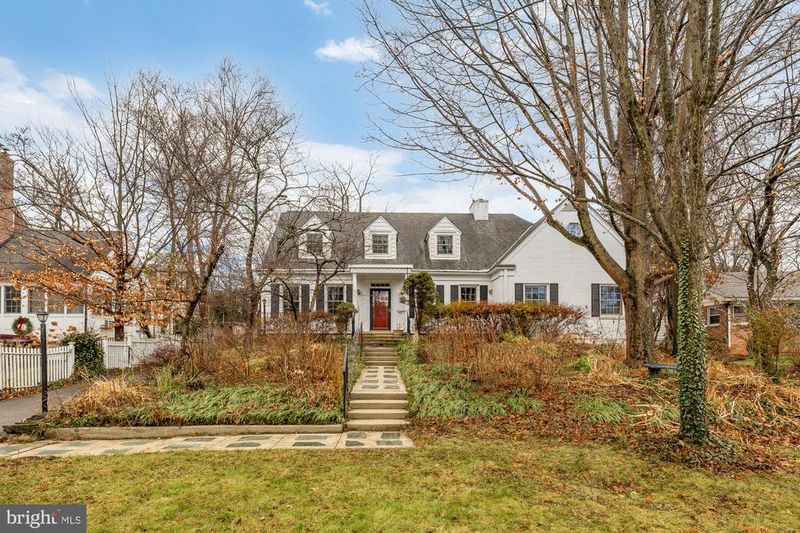 5731 Bradley Blvd, Bethesda, MD 20814