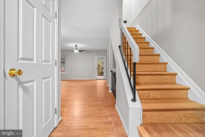 3321 Buckeye Ln, Fairfax, VA 22033