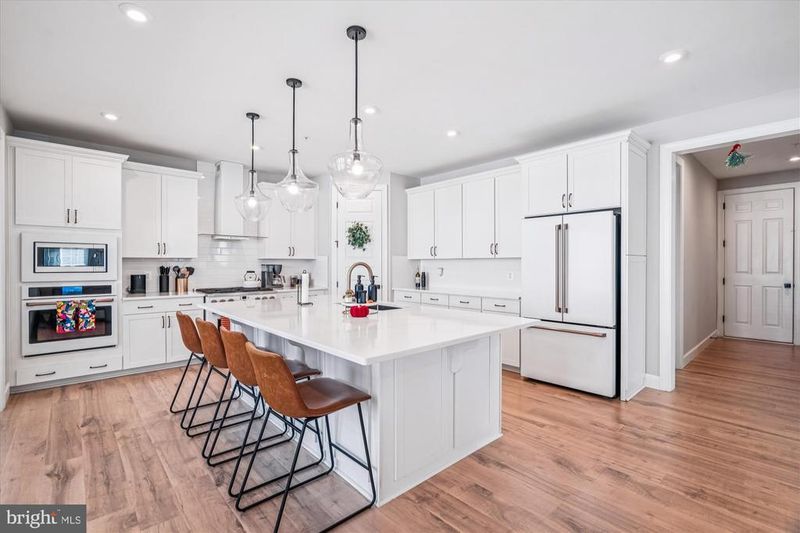 2704 Grasshopper Dr, Odenton, MD 21113