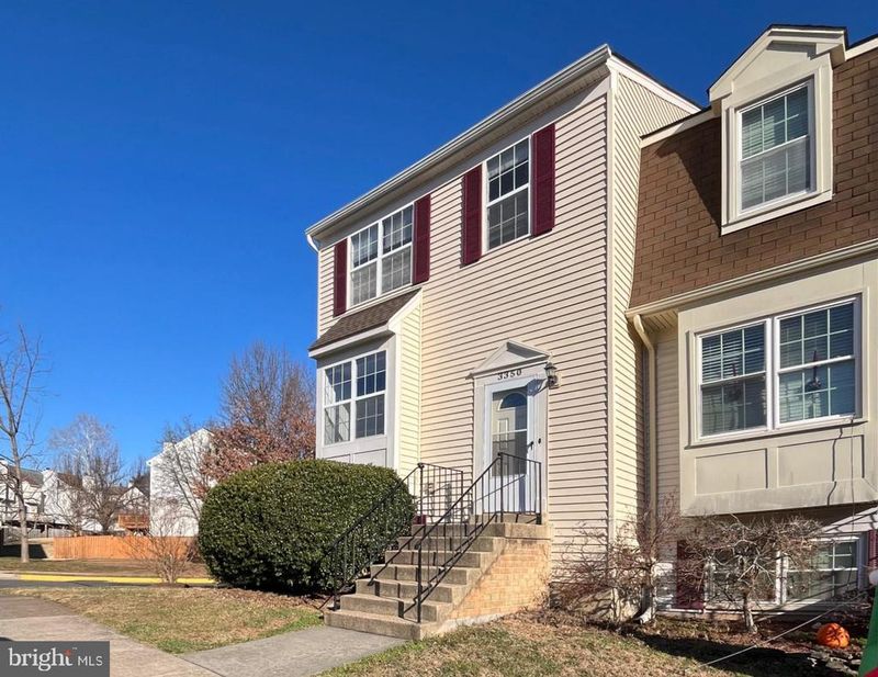 3350 Oakshade Ct, Fairfax, VA 22033