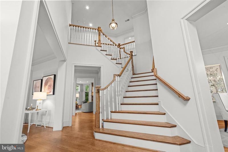 4801 29th St N, Arlington, VA 22207