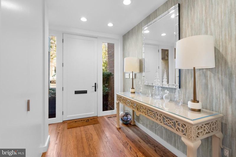 3322 Dent Pl NW, Washington, DC 20007