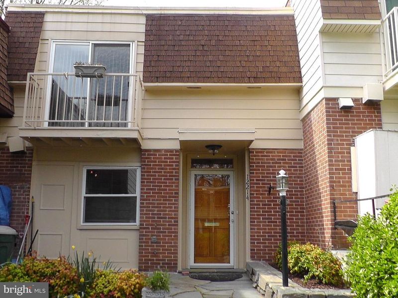 12214 Greenleaf Ave, Potomac, MD 20854