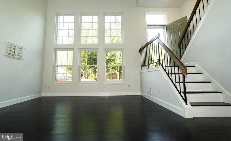 3335 Oakshade Ct, Fairfax, VA 22033