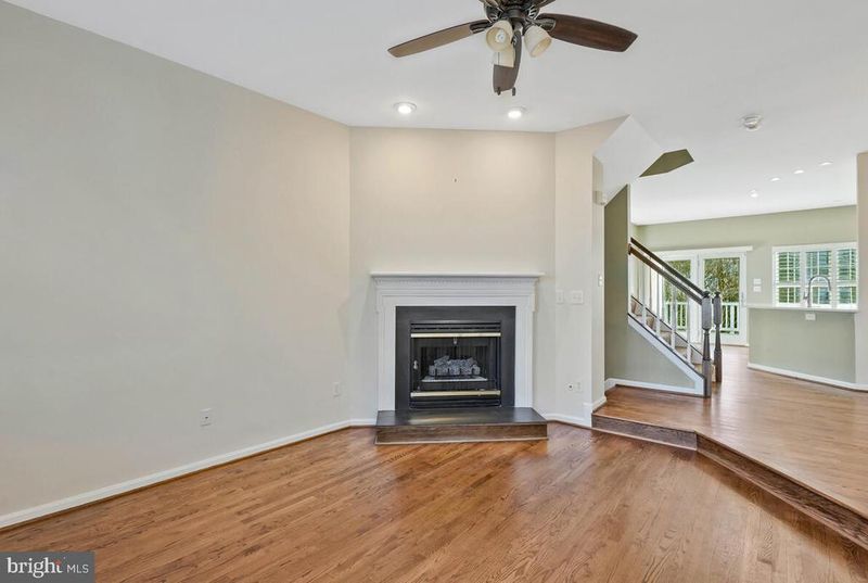 12025 Edgemere Cir, Reston, VA 20190