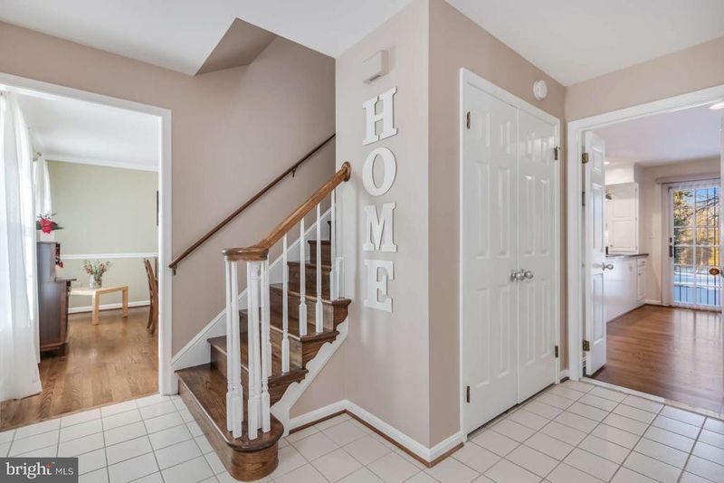 20901 Lochaven Ct, Gaithersburg, MD 20882