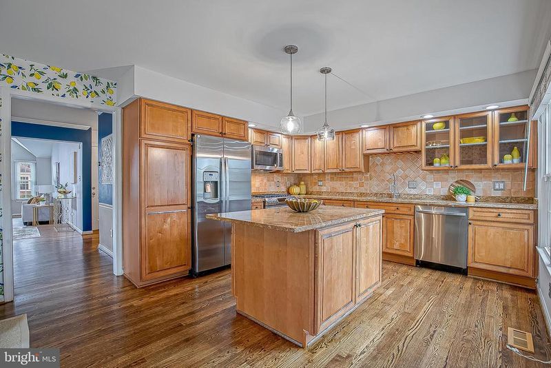 1824 Duffield Ln, Alexandria, VA 22307