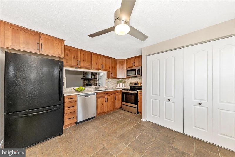 6616 Pebble Ct, Frederick, MD 21703