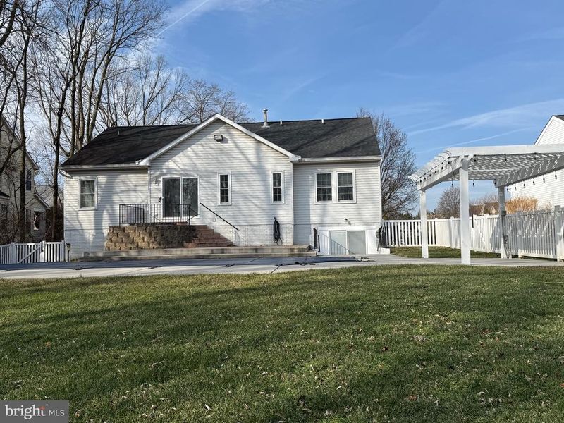 828 Geronimo Dr, Frederick, MD 21701
