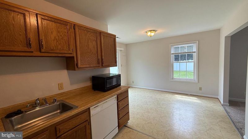 200 Surry Ln, Stafford, VA 22554