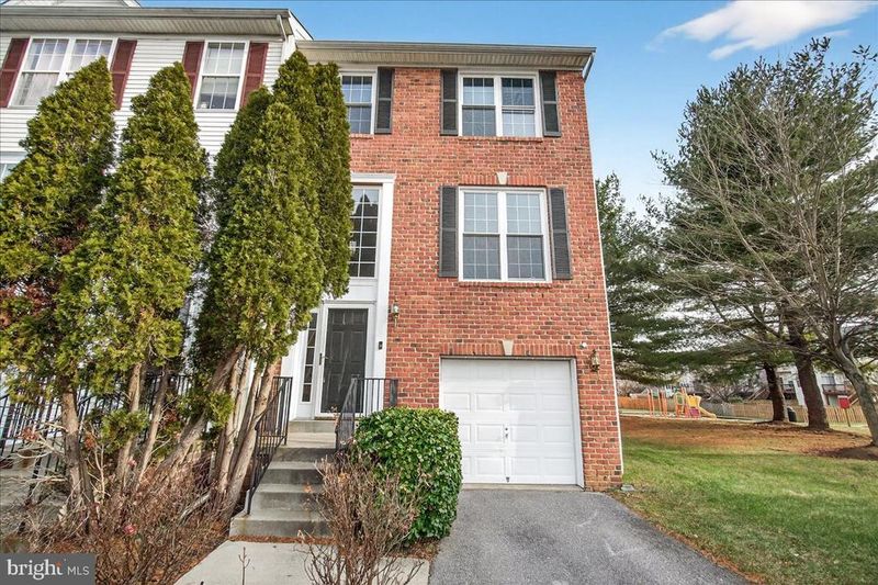 1944 Crossing Stone Ct, Frederick, MD 21702
