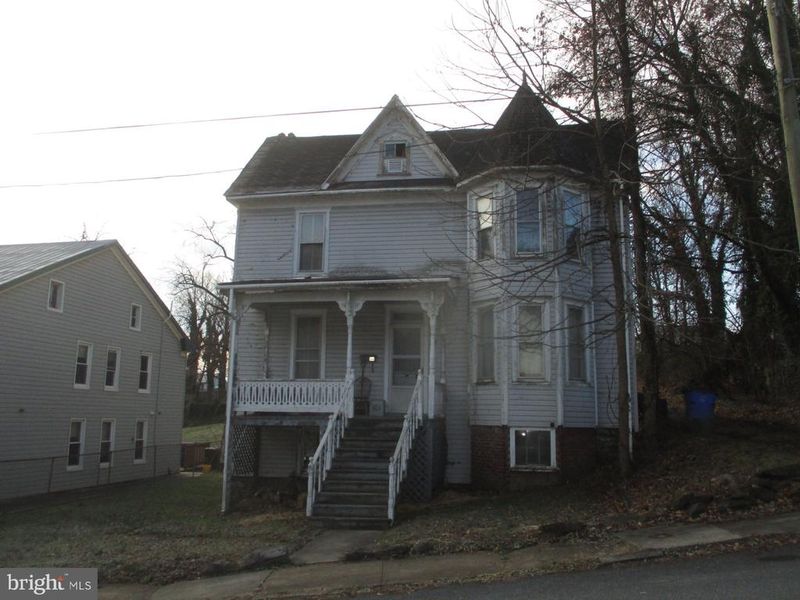 44 E B St, Brunswick, MD 21716