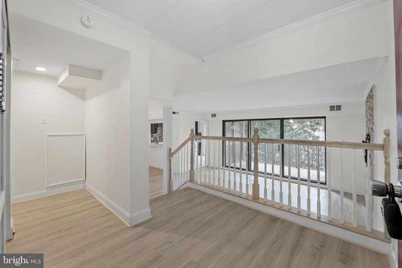 124 Roberts Ln #200, Alexandria, VA 22314