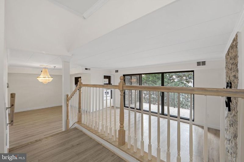 124 Roberts Ln #200, Alexandria, VA 22314