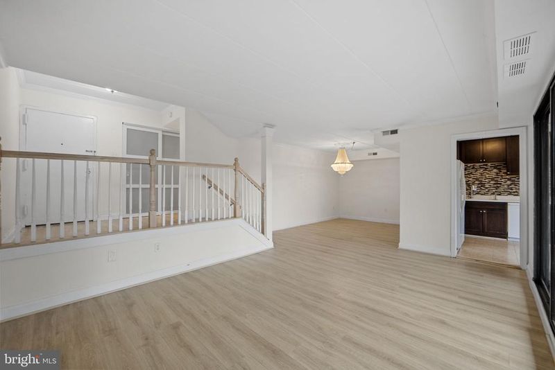 124 Roberts Ln #200, Alexandria, VA 22314