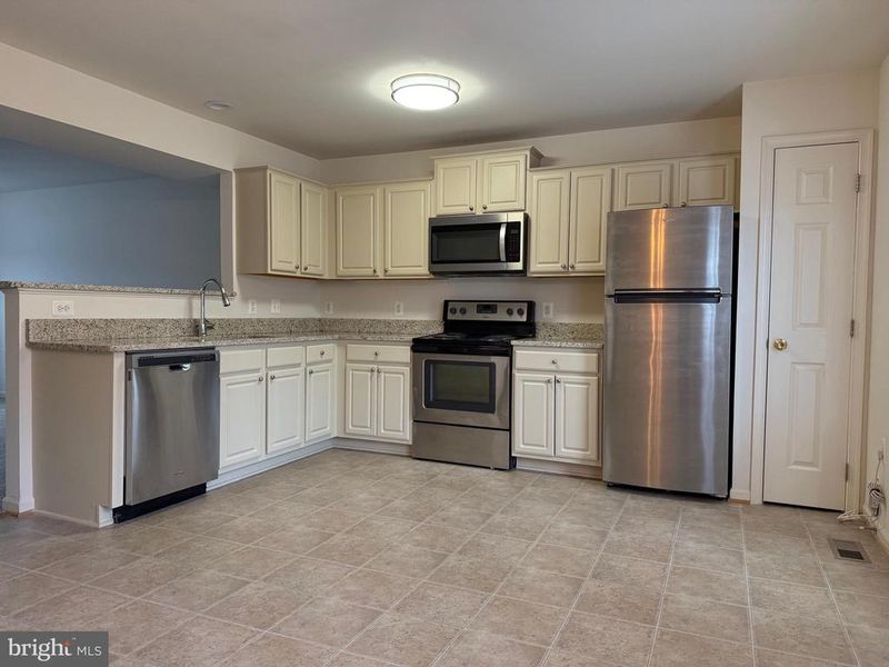 205 Merrill Ct, Stafford, VA 22554