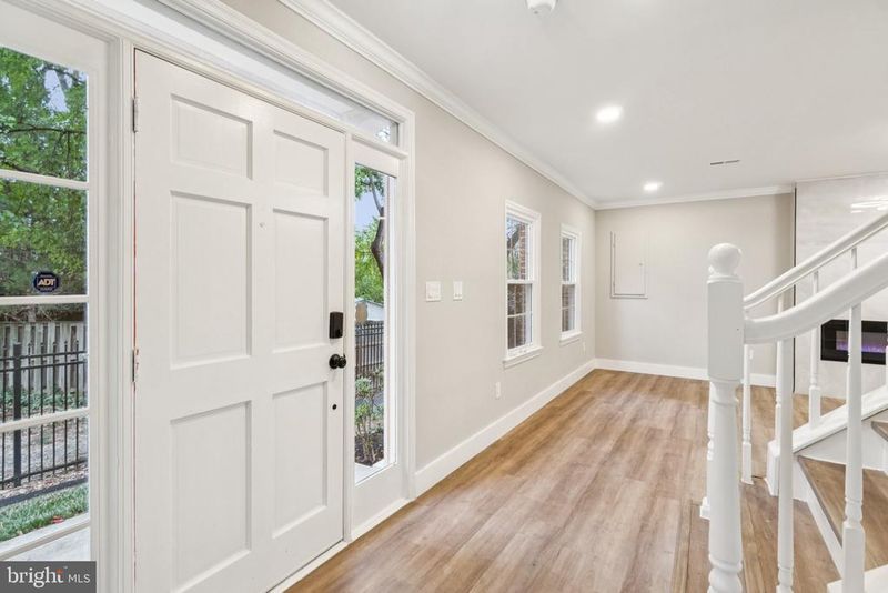 6481 Sharon Kay Ct, Alexandria, VA 22310