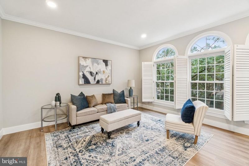 6481 Sharon Kay Ct, Alexandria, VA 22310