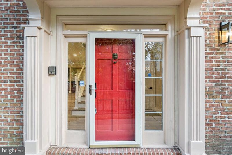 6481 Sharon Kay Ct, Alexandria, VA 22310