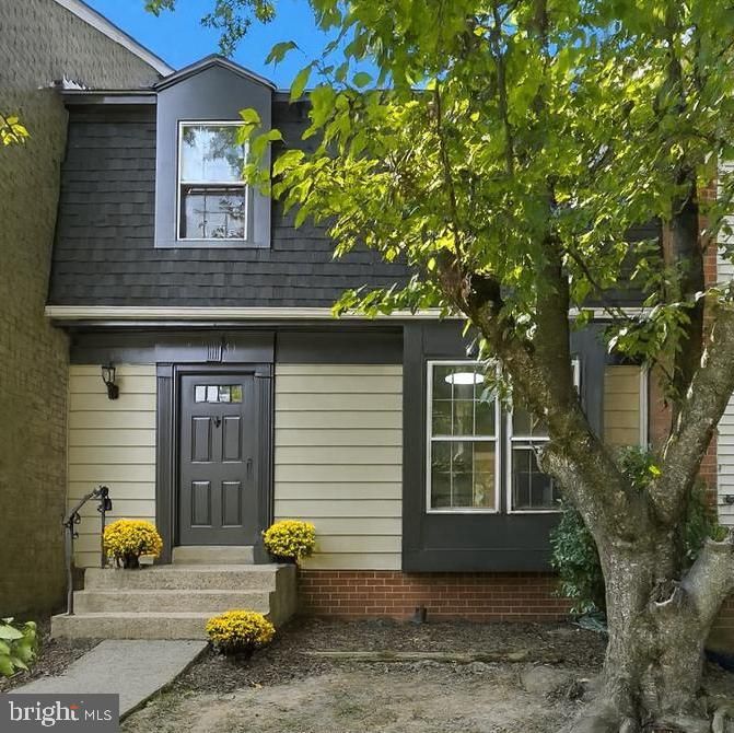 9611 Scotch Haven Dr, Vienna, VA 22181
