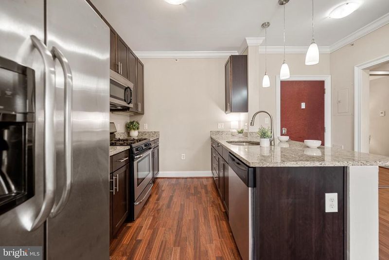 6301 Edsall Rd #323, Alexandria, VA 22312