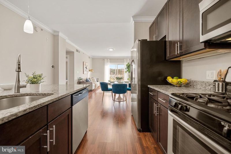 6301 Edsall Rd #323, Alexandria, VA 22312