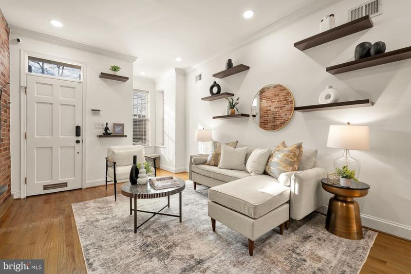 706 L St SE, Washington, DC 20003