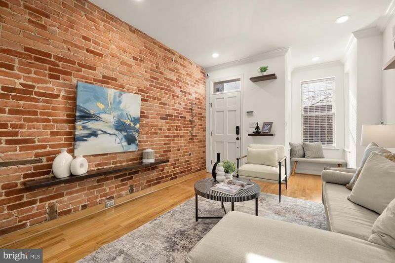 706 L St SE, Washington, DC 20003
