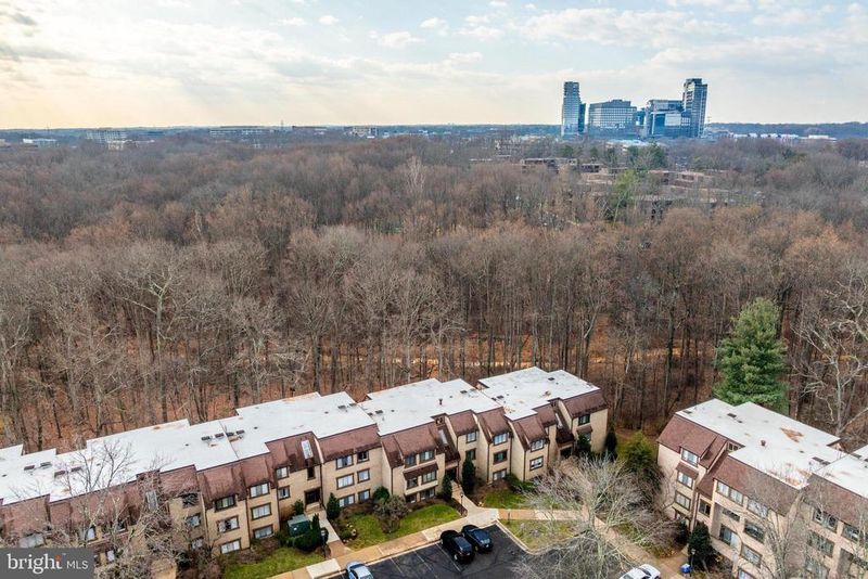 1666 Parkcrest Cir #3D/301, Reston, VA 20190