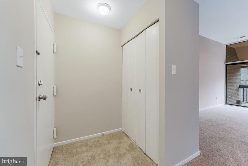 1666 Parkcrest Cir #3D/301, Reston, VA 20190