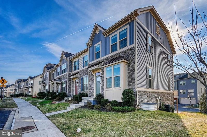 5831 Pecking Stone St, New Market, MD 21774