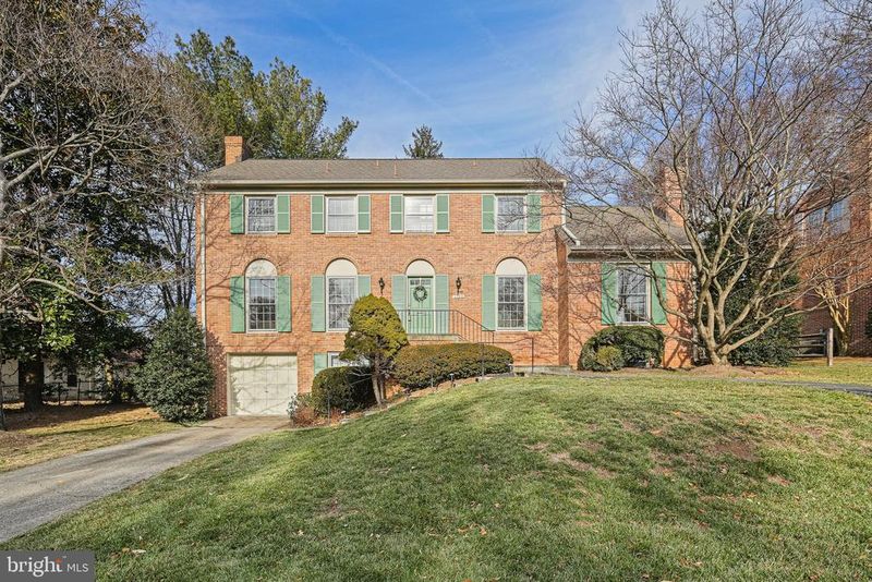 6903 Old Gate Ln, Rockville, MD 20852