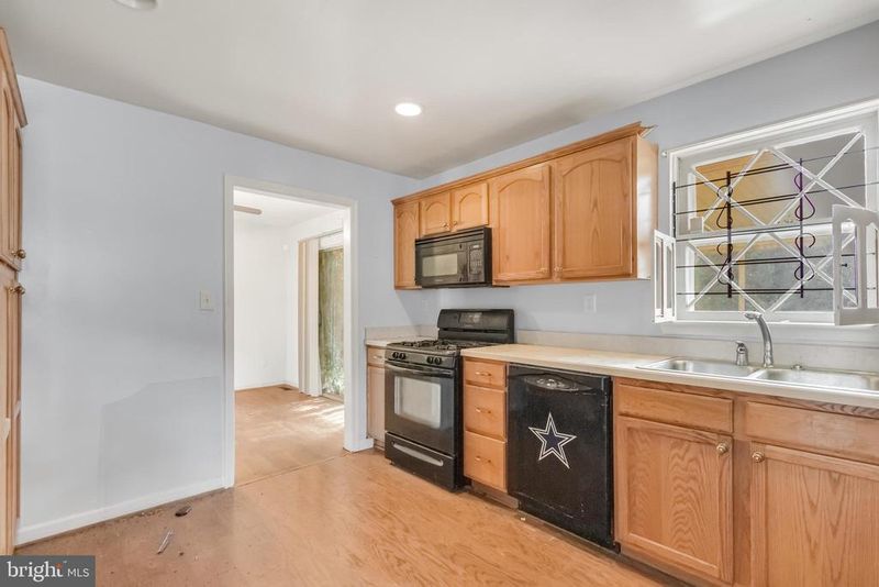 11007 Trafton Dr, Upper Marlboro, MD 20774