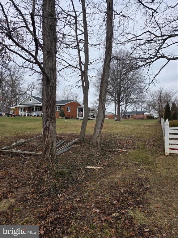 9524 Dubarry Ave, Lanham, MD 20706